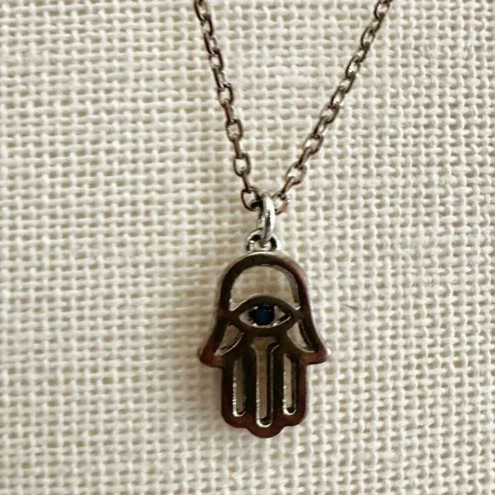 Hamsa pendant necklace